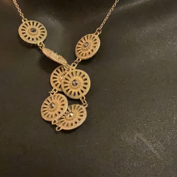 Gold Tone 7 Circle Necklace Beautiful Detailed - Picture 5 of 5